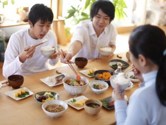 紅茶を飲む人たち